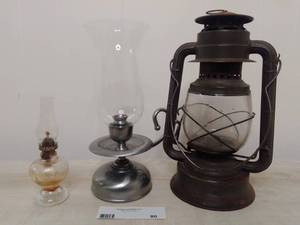 lot 86 image: Kerosene Lamp Collection