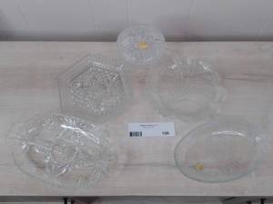 lot 106 image: Beautiful Vintage Pressed Crystal Collection