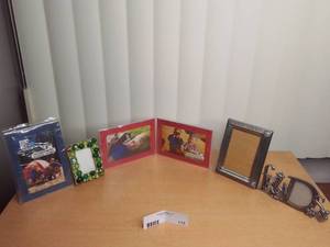 lot 115 image: Picture Frame Bundle