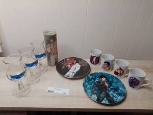 lot 160 image: Elvis Kitchen Bundle