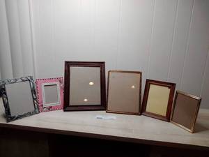 lot 228 image: Picture Frame Bundle