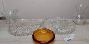 lot 231 image: Vintage Crystal Decor Bundle