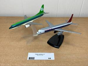 lot 44 image: Vintage Air Lingus Boeing 737-200 Plane Figure