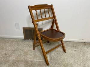 lot 84 image: Beautiful Folding Chair