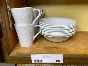 lot 195 image: White Dining 17pc Set