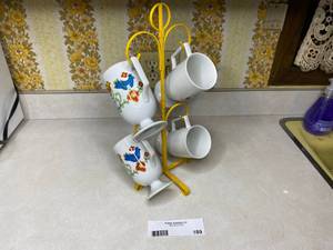 lot 189 image: 4 Rooster Mugs Made In Japan
