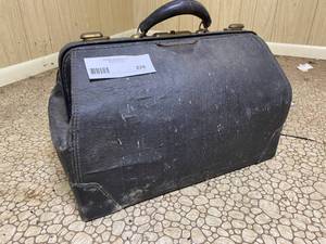 lot 224 image: Antique Black Doctor Bag
