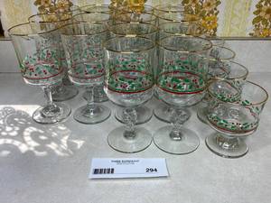 lot 294 image: Vintage Arbys Libbey Ribbon Stem Glasses