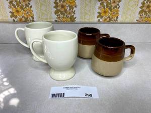 lot 290 image: Vintage Porcelain and Stoneware Mugs