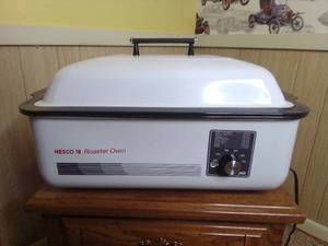 lot 267 image: Nesco 18 Roaster Oven