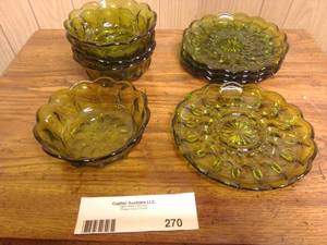lot 270 image: Vintage Green Glass Set
