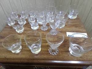 lot 274 image: Assorted Wine and Martini Glasses