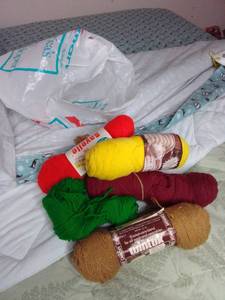 lot 276 image: Knitters Delight Yarn Bundle