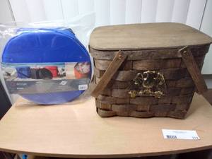 lot 319 image: Picnic Bundle