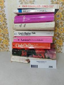 lot 296 image: Retro Womens Book Collection