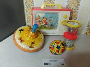 lot 299 image: Vintage Toy Bundle-1966 Fisher-Price Tune TV and More