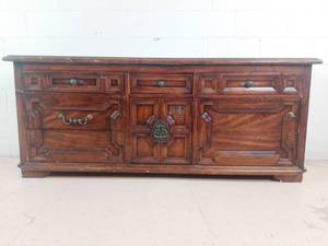76 X 20 X 31.5 Beautiful Dresser