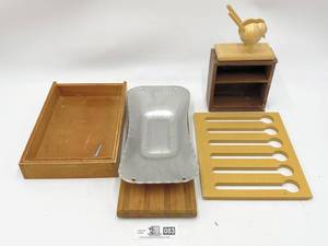 Assorted Home EssentialsRetail Displays