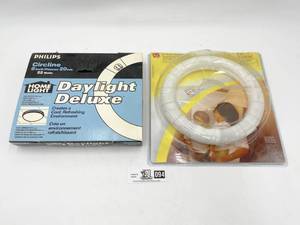Circular Fluorescent Bulb Set