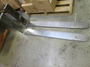 lot 7 image: (2) Forklift Forks 42 Long...