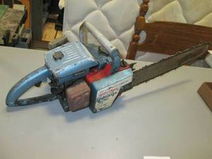 lot 15 image: Vintage Homelite Chainsaw 16 Bar...