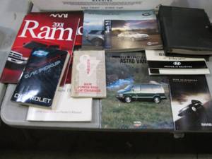 lot 25 image: Automotive Manuals...