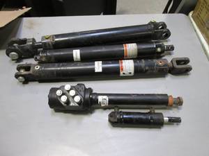 lot 37 image: Lot of Hydraulic Arms...