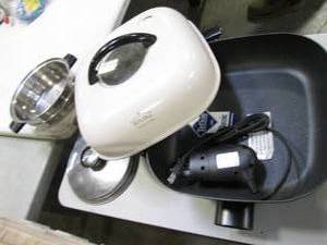 lot 48 image: New Rival Electric Skillet and Cook...