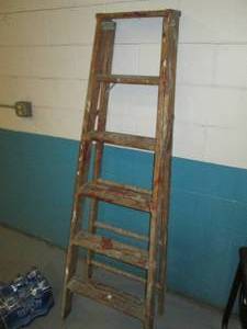 lot 107 image: 6 Ladder...