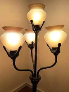 lot 3 image: Decorative Floor Lamp