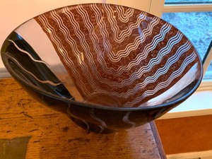 lot 7 image: Stunning Kosta Boda Art Glass Bowl