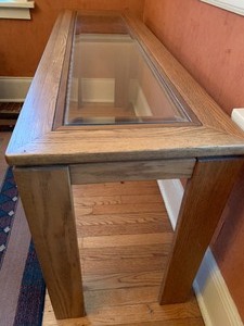 lot 16 image: Sofa Table