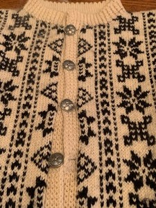 lot 13 image: Vintage Norwegian Sweater