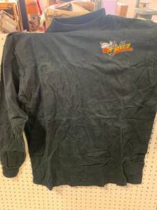 lot 21 image: Vintage FM Bees Basketball Long Sleeve Shirt Size XL