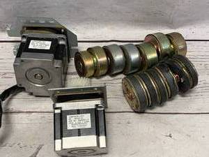 lot 90 image: Lot of Magnets & Motors