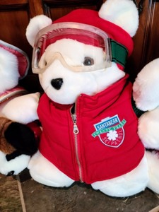 lot 72 image: Santa Bears