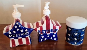 lot 81 image: 4th of July Party Serving Items