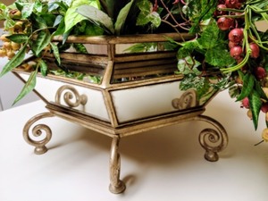 lot 91 image: Mirrored Stand With Faux Floral Arrangement