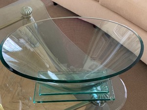 lot 17 image: Art Glass Style BowlVase w Filler