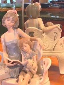 lot 29 image: Lladro Figurine Once Upon a Time  (5721)
