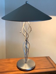 lot 104 image: Decorative Silver Tone Table Lamp
