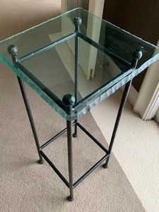 lot 126 image: Pedestal Accent Table