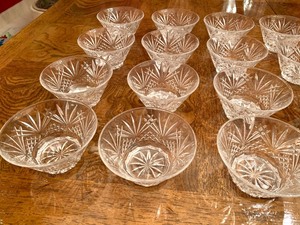 lot 138 image: Set of 16 Crystal Bowls