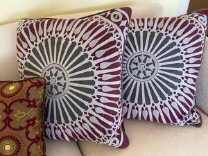 lot 149 image: Decorative Throw Pillows