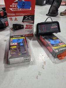 Battery charger and 2 flashlights