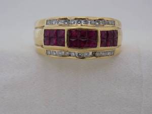 lot 2 image: 14k Mans Ruby & Diamond Ring