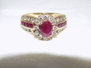 lot 3 image: 14k Yellow Gold Ruby & Diamond Ring With 7x5mm Oval Ruby