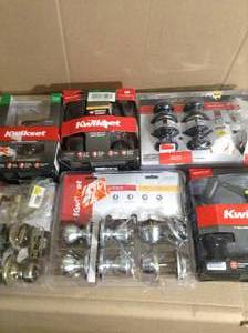 lot 67 image: Kwikset lock set- mixed lot