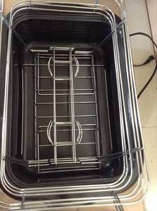 lot 109 image: Hamilton Beach & Proctor Silex 8711699 Electric Roaster Oven, - no packaging, no accessories