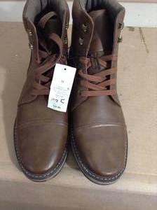 lot 110 image: Men fashion boots- size 13